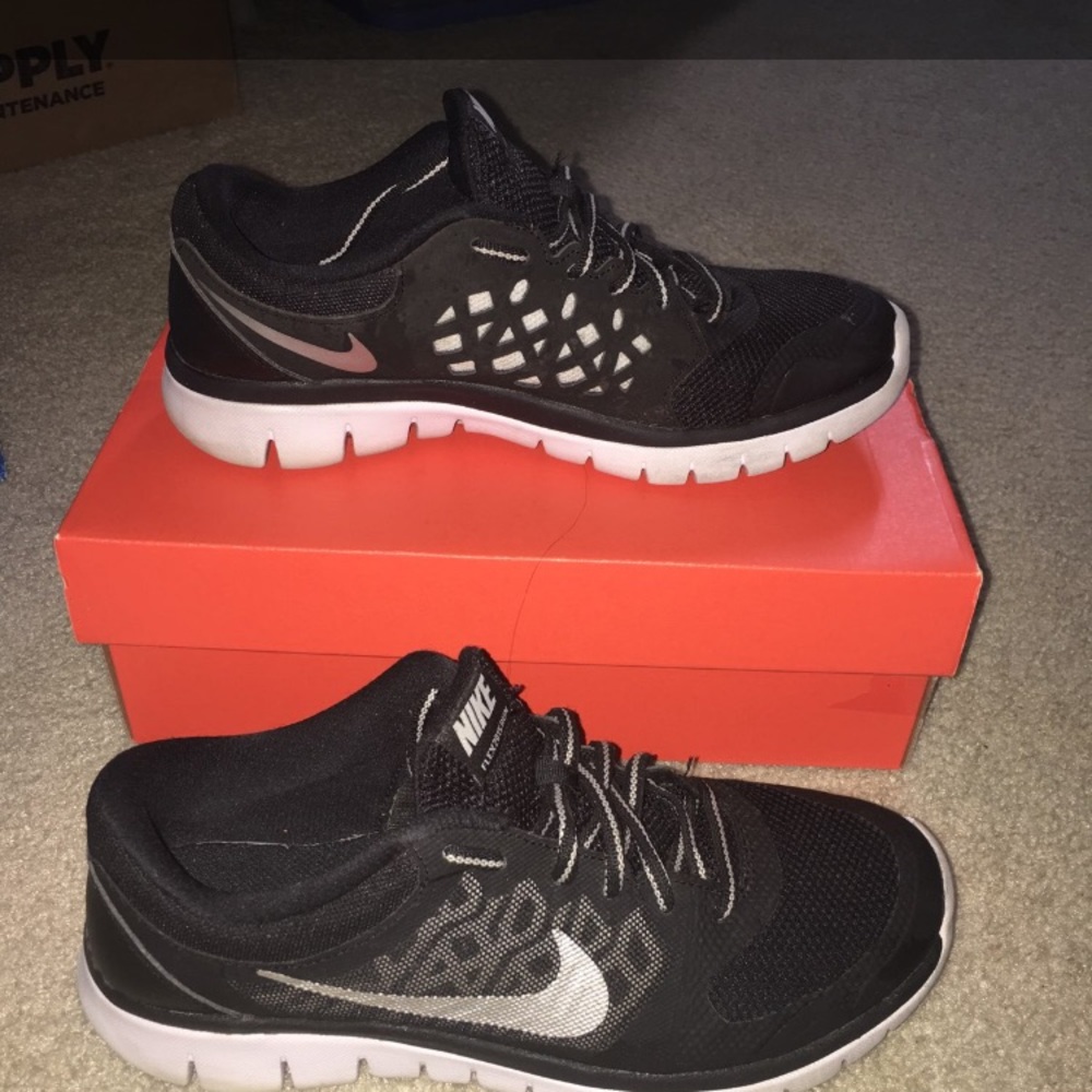 Price is firm 
Boys Nike’s size 6Y
